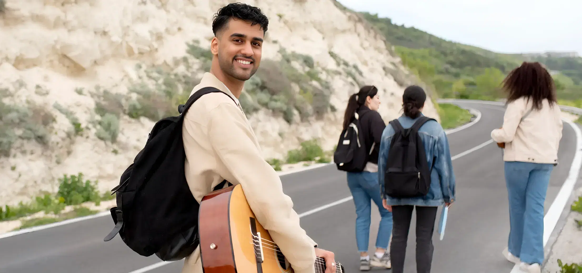 Guntur to Hyderabad Bus Routes: The Best Way to Travel for Friends' Trips